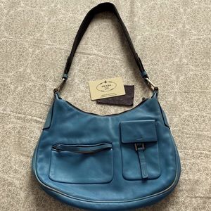 Vintage PRADA Tessuto leather shoulder bag. Well kept. Only worn a bit on edge.